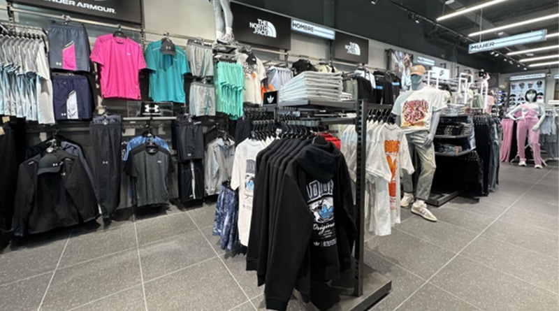 La tienda de 721 metros cuadrados se convierte en el establecimiento más grande de la marca en toda Galicia