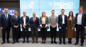De izquierda a derecha: Carlos Gil, secretario autonómico de Política Institucional y Cohesión Territorial; Eduardo Pascual, secretario autonómico de Innovación; Rafael Juan, CEO de Vicky Foods; Miguel Barrachina, conseller de Agricultura, Agua, Ganadería y Pesca; Gemma Sanmartín Peris, ganadora del V “Premio Fundación Vicky Foods a la investigación en nutrición y salud”; Jordi Roca, chef pastelero; Ximo del Río, director de Innovación y Calidad de Vicky Foods; Maribel Sáez, directora general de Comercio; y Ernesto Fernández, director general de Industria y Cadena Agroalimentaria