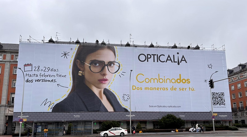 Opticalia defiende la utilidad de contar con dos gafas en su nueva campaña