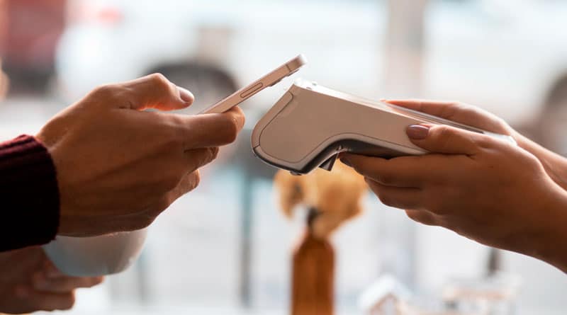Bizum, consolidado en ecommerce, busca popularizarse en la tienda física