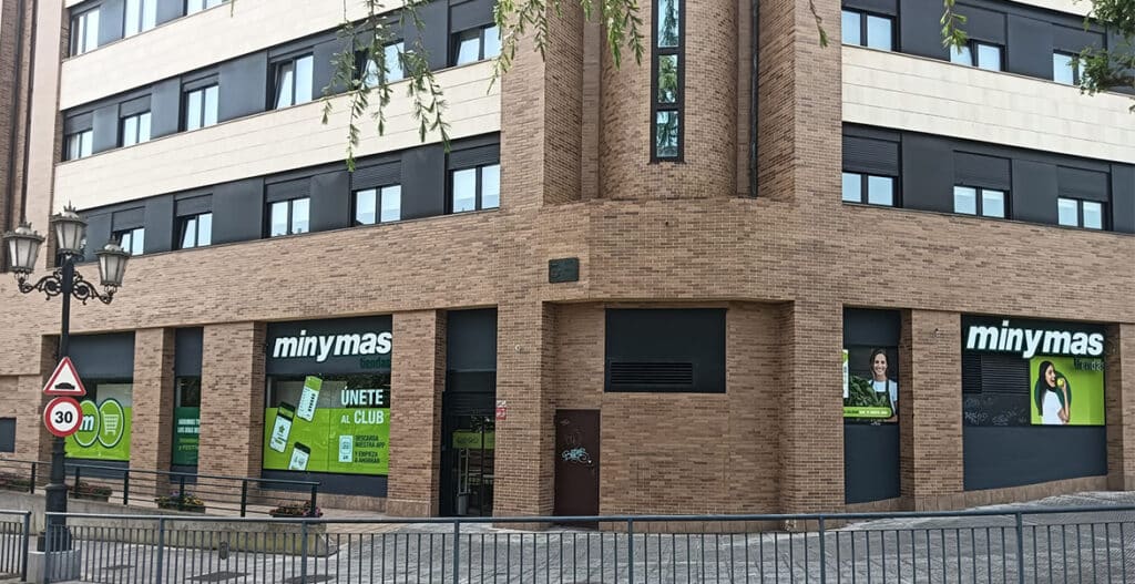 Minymas inaugura su primer supermercado en Montecerrao (Oviedo)