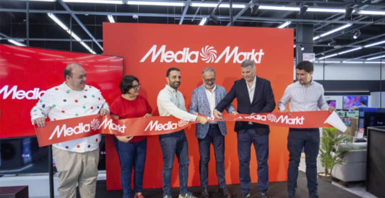 la apertura busca dinamizar la actividad económica de la zona y acercar la tecnología de consumo más innovadora a los más de 163.000 habitantes de Sagunto y su área de influencia