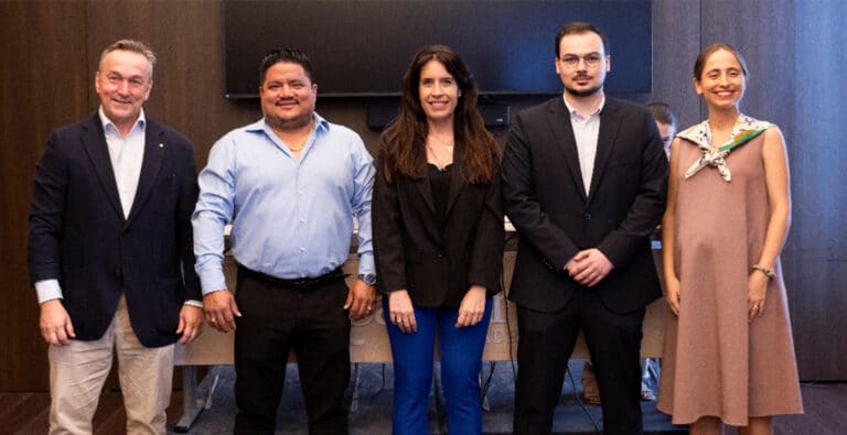 De izquierda a derecha: Jacobo Pérez-Soba, coordinador de la Ventanilla Única de Internacionalización de la Comunidad de Madrid; Carlos Montesdeoca, e-commerce director de Kappa; Carmen Giganto, marketplace director de Shein; Luis Domínguez, asesor de comercio internacional en la Cámara de Comercio de Madrid, y Carmen Cuadrado, marketplace director de Shein