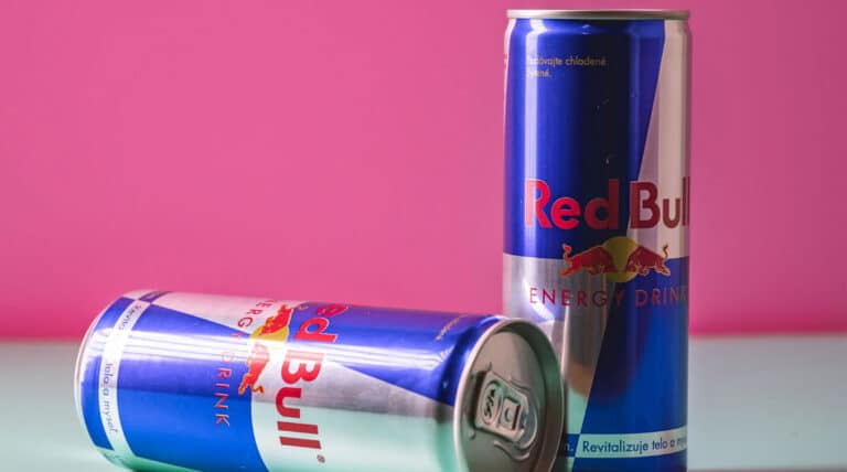 Consumo consulta la limitación de bebidas energéticas a menores